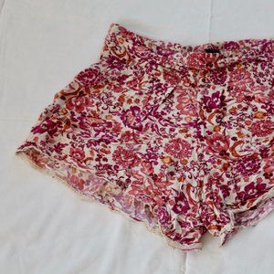 Beautiful flowery shorts
